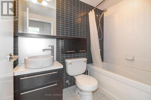 603 - 25 Carlton Street, Toronto, ON - Indoor Photo Showing Bathroom