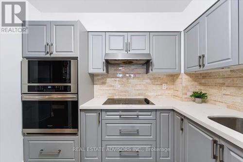 Ph#07 - 21 Overlea Boulevard, Toronto, ON - Indoor Photo Showing Kitchen