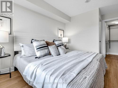 Primary Bedroom - 1012 - 233 South Park Road, Markham, ON - Indoor Photo Showing Bedroom