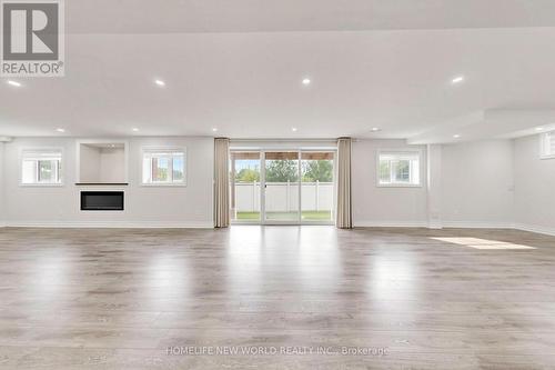 62 Ridgepoint Road, Vaughan, ON - Indoor Photo Showing Living Room