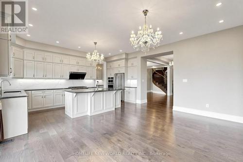 62 Ridgepoint Road, Vaughan, ON - Indoor Photo Showing Kitchen With Upgraded Kitchen