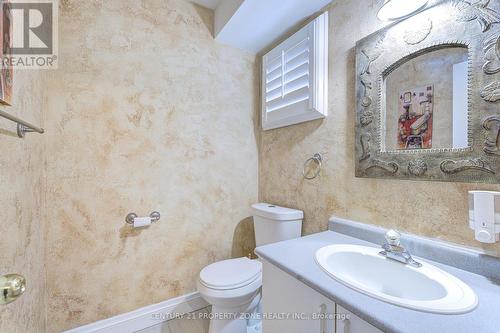 4 Compton Court, Caledon, ON - Indoor Photo Showing Bathroom