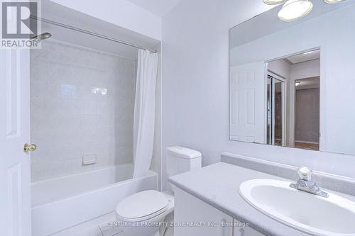 4 Compton Court, Caledon, ON - Indoor Photo Showing Bathroom