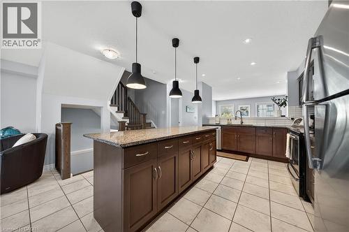 635 Saginaw Parkway Unit# 35, Cambridge, ON - Indoor Photo Showing Kitchen With Upgraded Kitchen