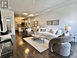 1076 LANSDOWNE AVENUE Toronto, ON M6H 4H2