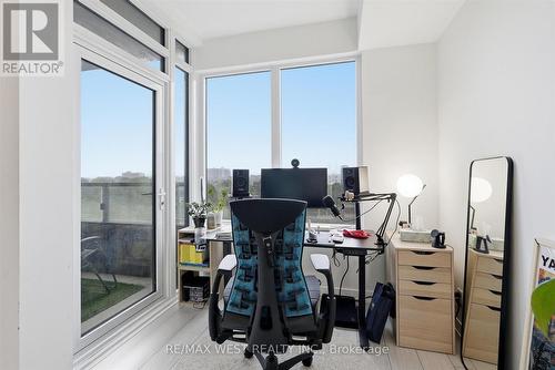 819 - 270 Dufferin Street, Toronto, ON - Indoor