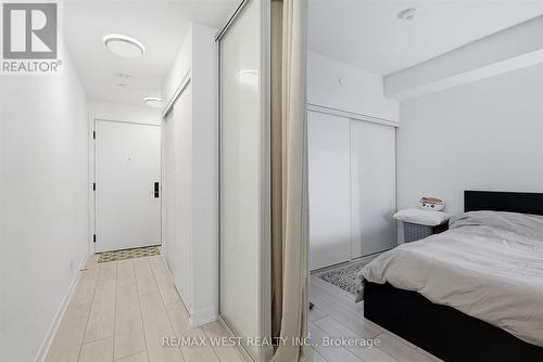 819 - 270 Dufferin Street, Toronto, ON - Indoor Photo Showing Bedroom