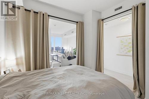 819 - 270 Dufferin Street, Toronto, ON - Indoor Photo Showing Bedroom