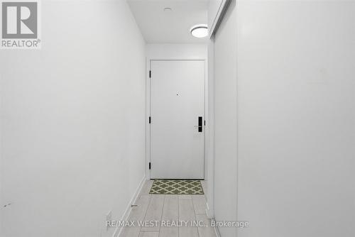 819 - 270 Dufferin Street, Toronto, ON -  Photo Showing Other Room