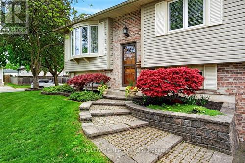 4452 Delaney Drive, Burlington, ON - Outdoor