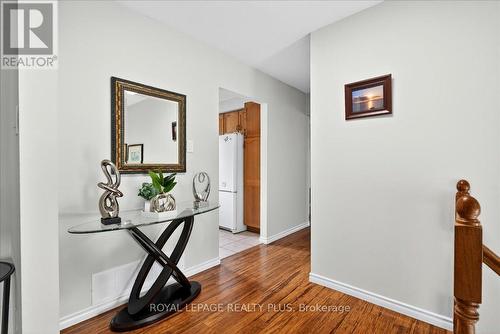 4452 Delaney Drive, Burlington, ON - Indoor Photo Showing Other Room