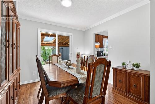 4452 Delaney Drive, Burlington, ON - Indoor Photo Showing Dining Room