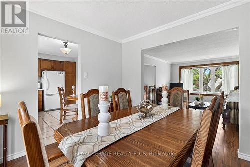 4452 Delaney Drive, Burlington, ON - Indoor Photo Showing Dining Room