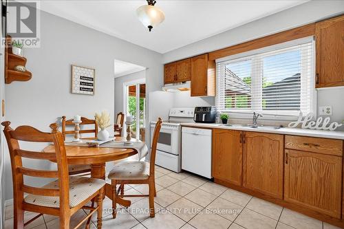 4452 Delaney Drive, Burlington, ON - Indoor Photo Showing Kitchen With Double Sink