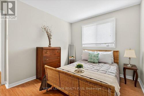 4452 Delaney Drive, Burlington, ON - Indoor Photo Showing Bedroom