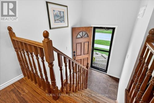 4452 Delaney Drive, Burlington, ON - Indoor Photo Showing Other Room