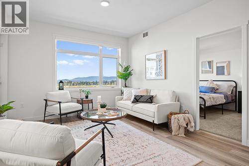 Photos are of a similar home; some features may vary - 1057 Frost Road Unit# 412, Kelowna, BC - Indoor Photo Showing Living Room
