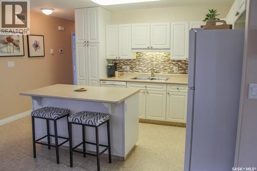 804 Alberta Street, Melfort, SK - Indoor Photo Showing Kitchen With Double Sink