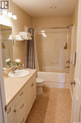 804 Alberta Street, Melfort, SK - Indoor Photo Showing Bathroom