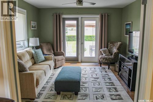 804 Alberta Street, Melfort, SK - Indoor Photo Showing Living Room
