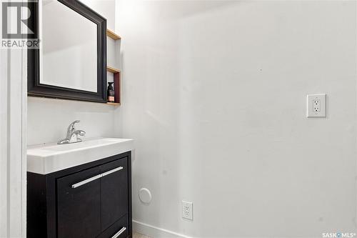 3445 11Th Street W, Saskatoon, SK - Indoor Photo Showing Bathroom