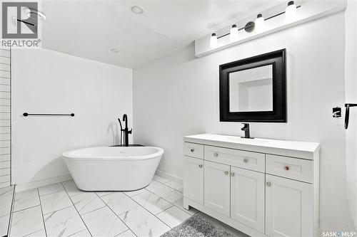 3445 11Th Street W, Saskatoon, SK - Indoor Photo Showing Bathroom