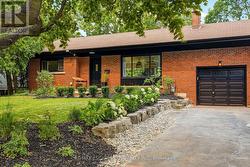 271 LINDEN AVENUE  Burlington, ON L7L 2P4