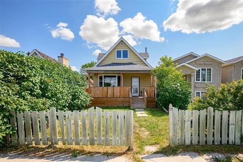 405 Queen Street  Winnipeg, MB R3J 3B4