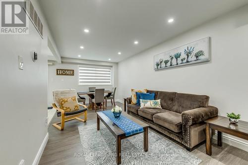 17 New Port Way, Markham, ON 