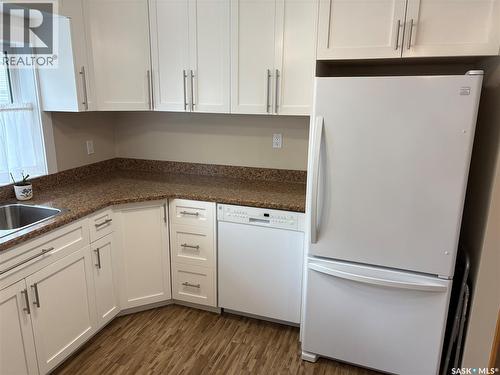 3116 3Rd Avenue N, Regina, SK - Indoor Photo Showing Kitchen