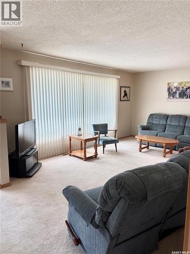 3116 3Rd Avenue N, Regina, SK - Indoor Photo Showing Living Room