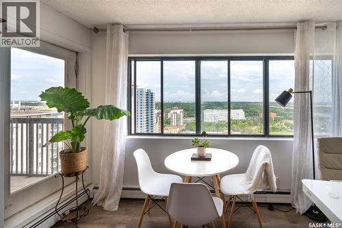 2402 311 6Th Avenue, Saskatoon, SK - Indoor Photo Showing Dining Room