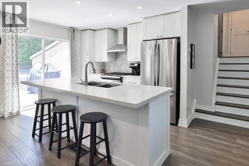 1404 Lewisham Drive, Mississauga, ON - Indoor Photo Showing Kitchen With Double Sink With Upgraded Kitchen