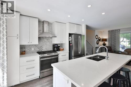 1404 Lewisham Drive, Mississauga, ON - Indoor Photo Showing Kitchen With Double Sink With Upgraded Kitchen