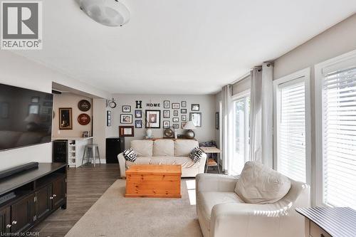1404 Lewisham Drive, Mississauga, ON - Indoor Photo Showing Living Room