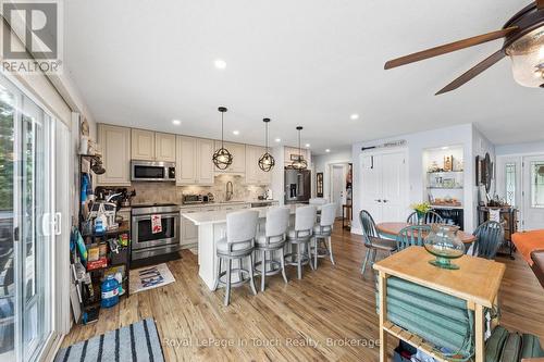 Breakfast Bar - 86 Andrew Drive, Tiny, ON - Indoor
