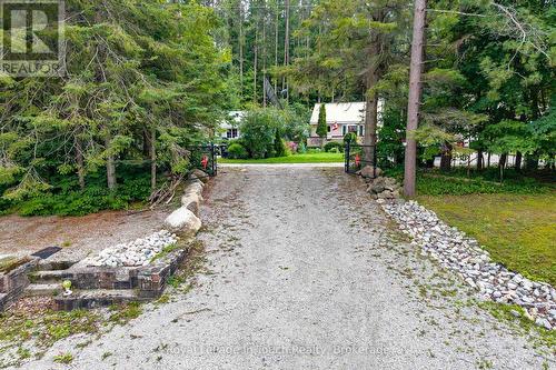 Driveway - 86 Andrew Drive, Tiny, ON - Outdoor
