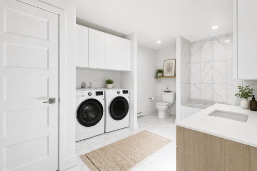 Salle de bains - 8-842 Rue Principale, Saint-Amable, QC - Indoor Photo Showing Laundry Room