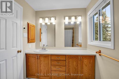 Primary Bedroom Ensuite - 28 Weybridge Drive, Ottawa, ON - Indoor Photo Showing Bathroom