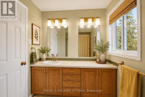 Ensuite - Virtually Staged - 28 Weybridge Drive, Ottawa, ON - Indoor Photo Showing Bathroom