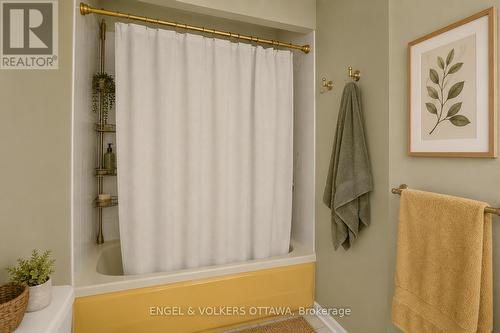 Ensuite Shower/Tub - Virtually Staged - 28 Weybridge Drive, Ottawa, ON - Indoor Photo Showing Bathroom