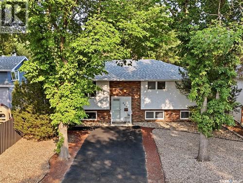 843 N McIntosh STREET  Regina, SK S4R 6H1