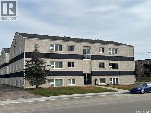 24 125 Froom Crescent, Regina, SK - Outdoor With Facade