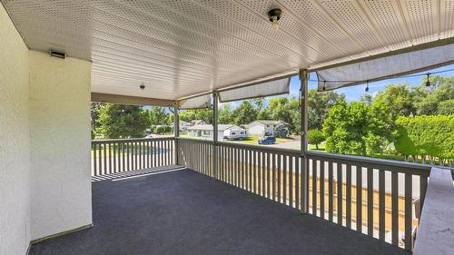 420 Hillaby Avenue, Kelowna, BC - Outdoor With Exterior