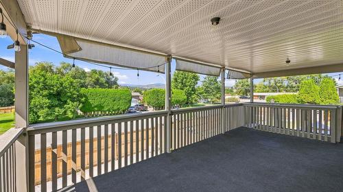 420 Hillaby Avenue, Kelowna, BC - Outdoor With Deck Patio Veranda With Exterior
