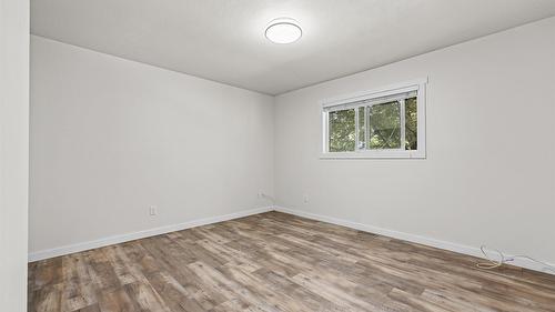420 Hillaby Avenue, Kelowna, BC - Indoor Photo Showing Other Room