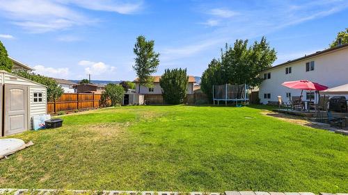 420 Hillaby Avenue, Kelowna, BC - Outdoor With Backyard