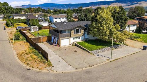 420 Hillaby Avenue, Kelowna, BC - Outdoor
