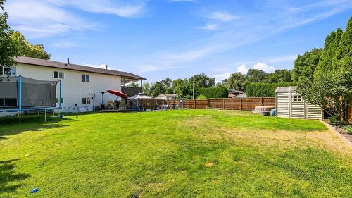 420 Hillaby Avenue, Kelowna, BC - Outdoor With Backyard