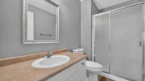 408-920 Saskatoon Road, Kelowna, BC - Indoor Photo Showing Bathroom